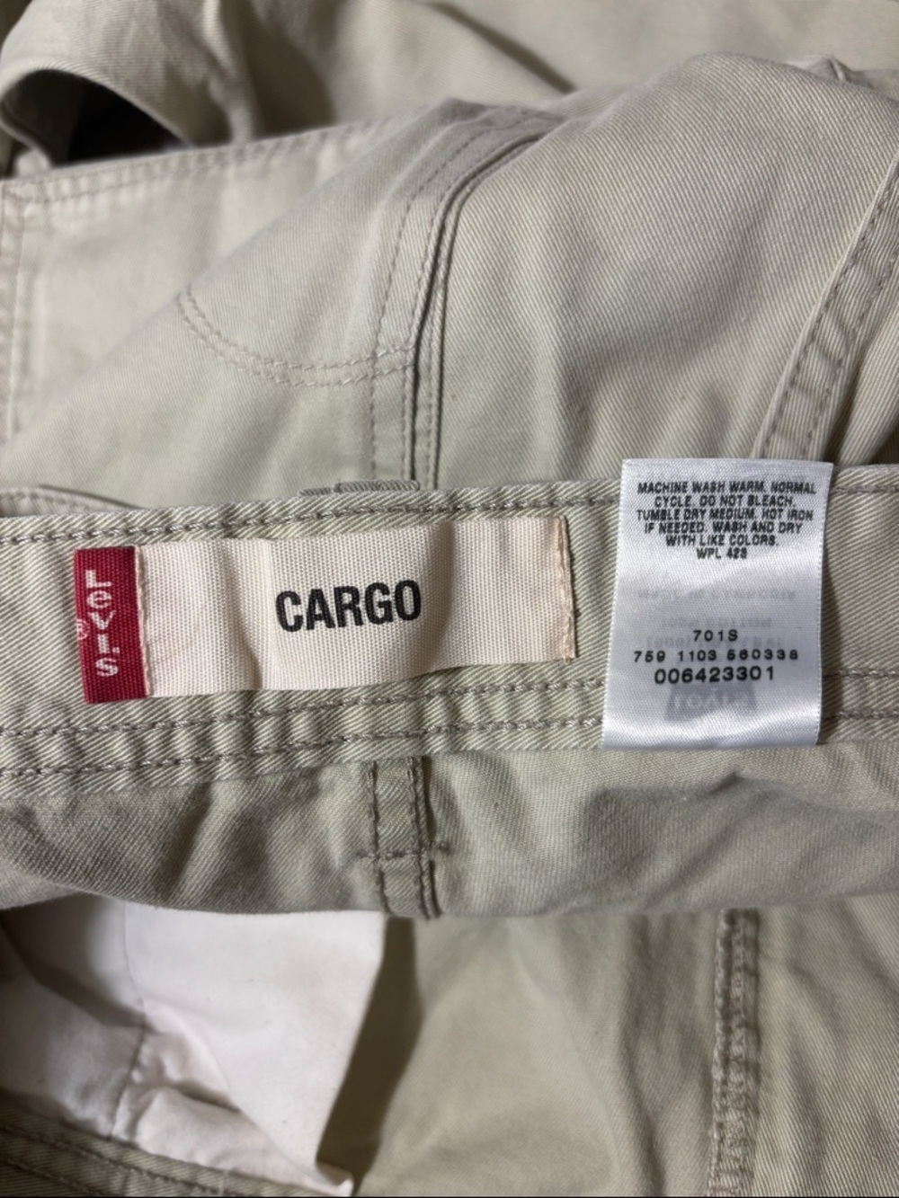Vintage Levi's Cargo Pants Khaki
Mens Loose Straight Utility Baggy Y2K - Picture 12 of 12